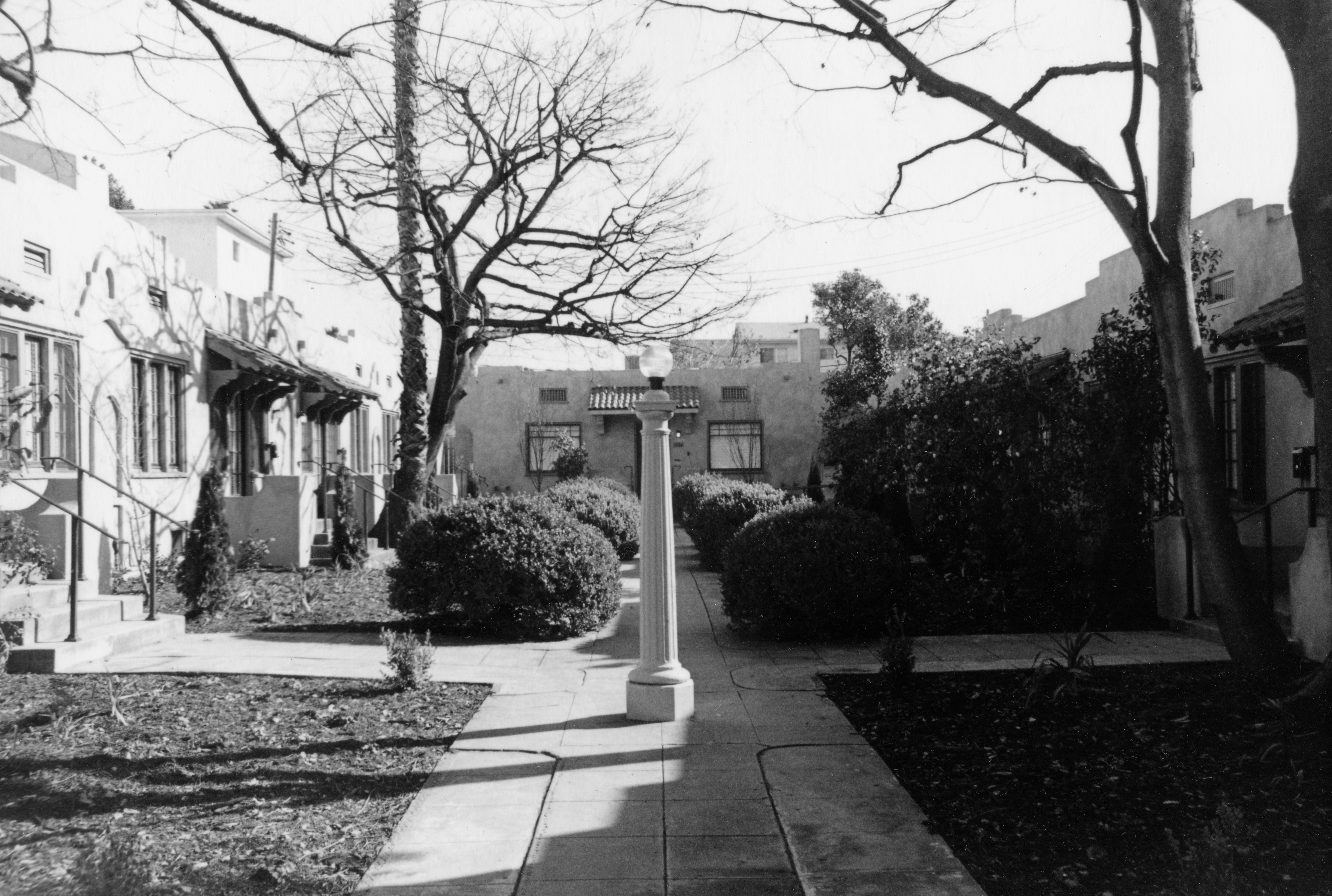 PHOTO: 1516 N Serrano Bungalow Court
