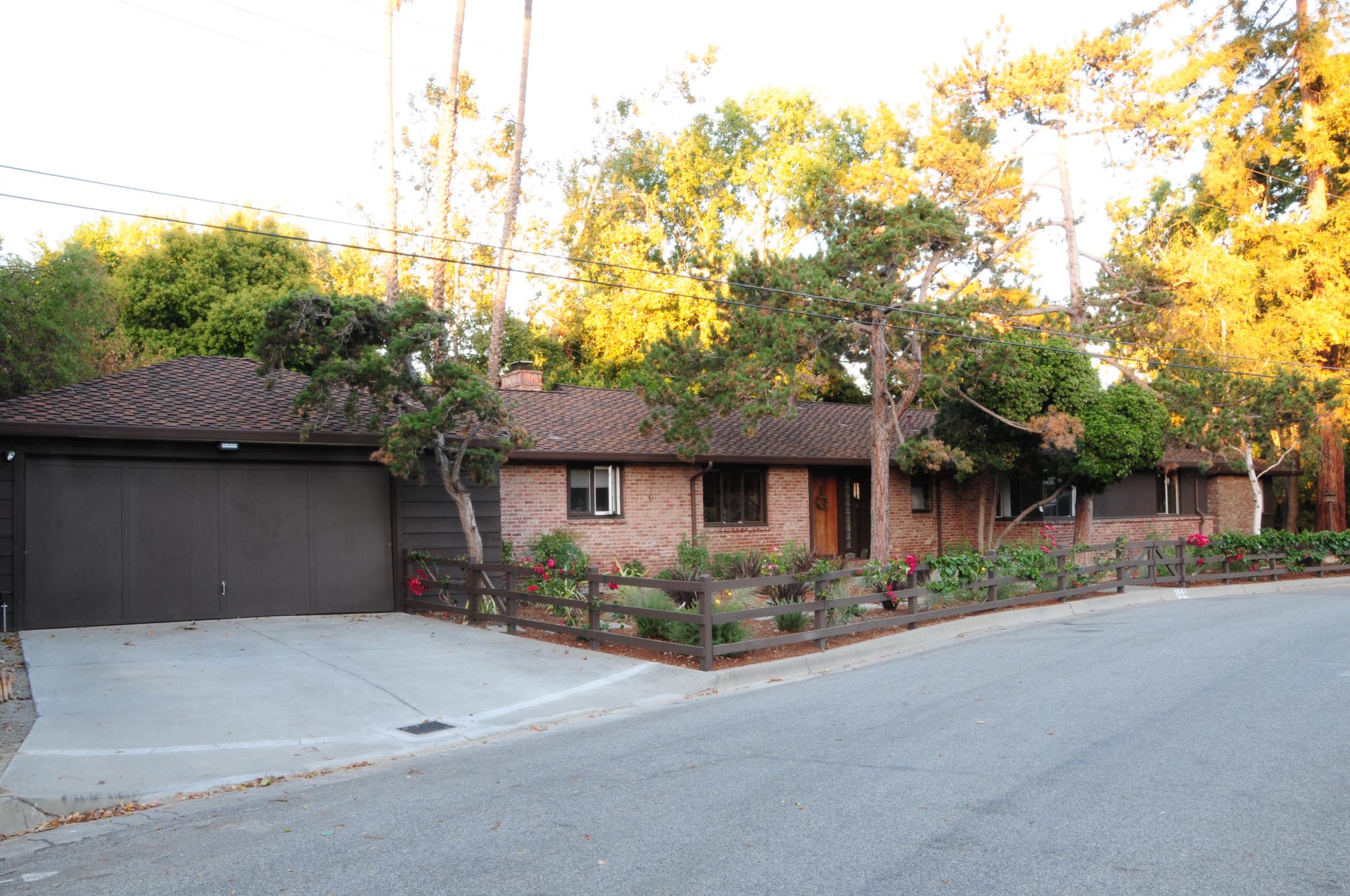 PHOTO: Ernest & Emily Renzel House