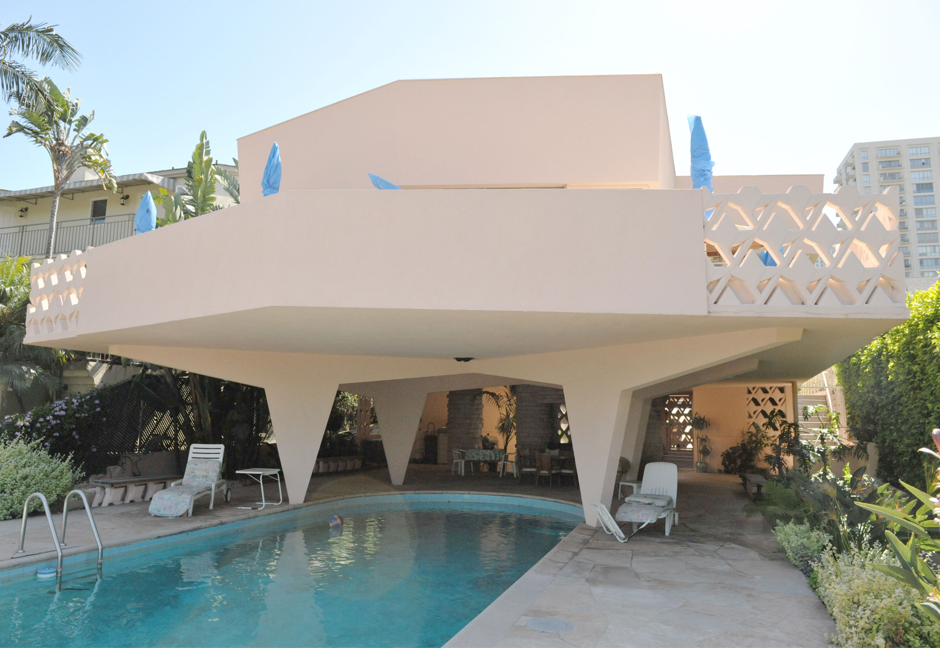 PHOTO: Karasik House