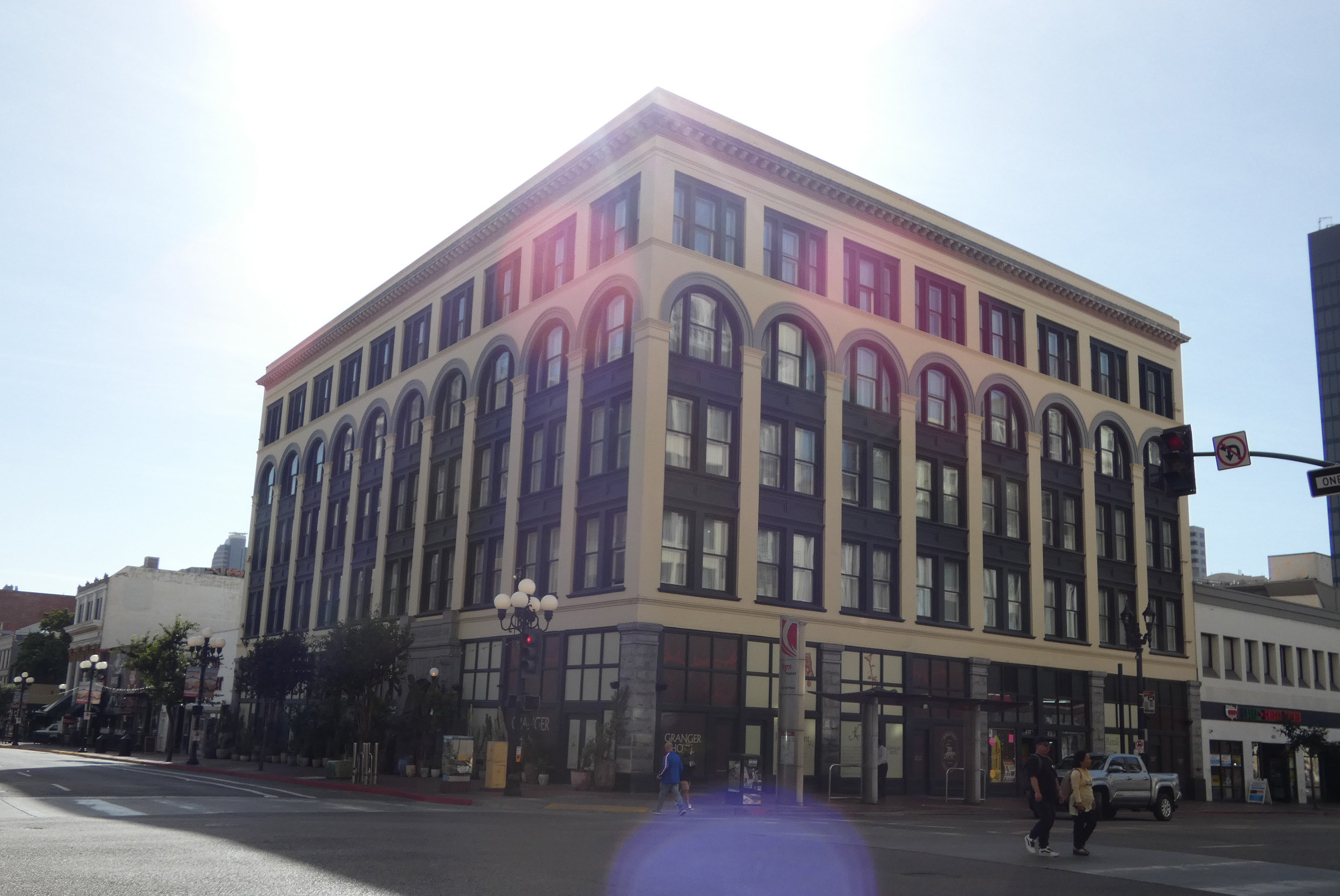 Street view of Grander Building