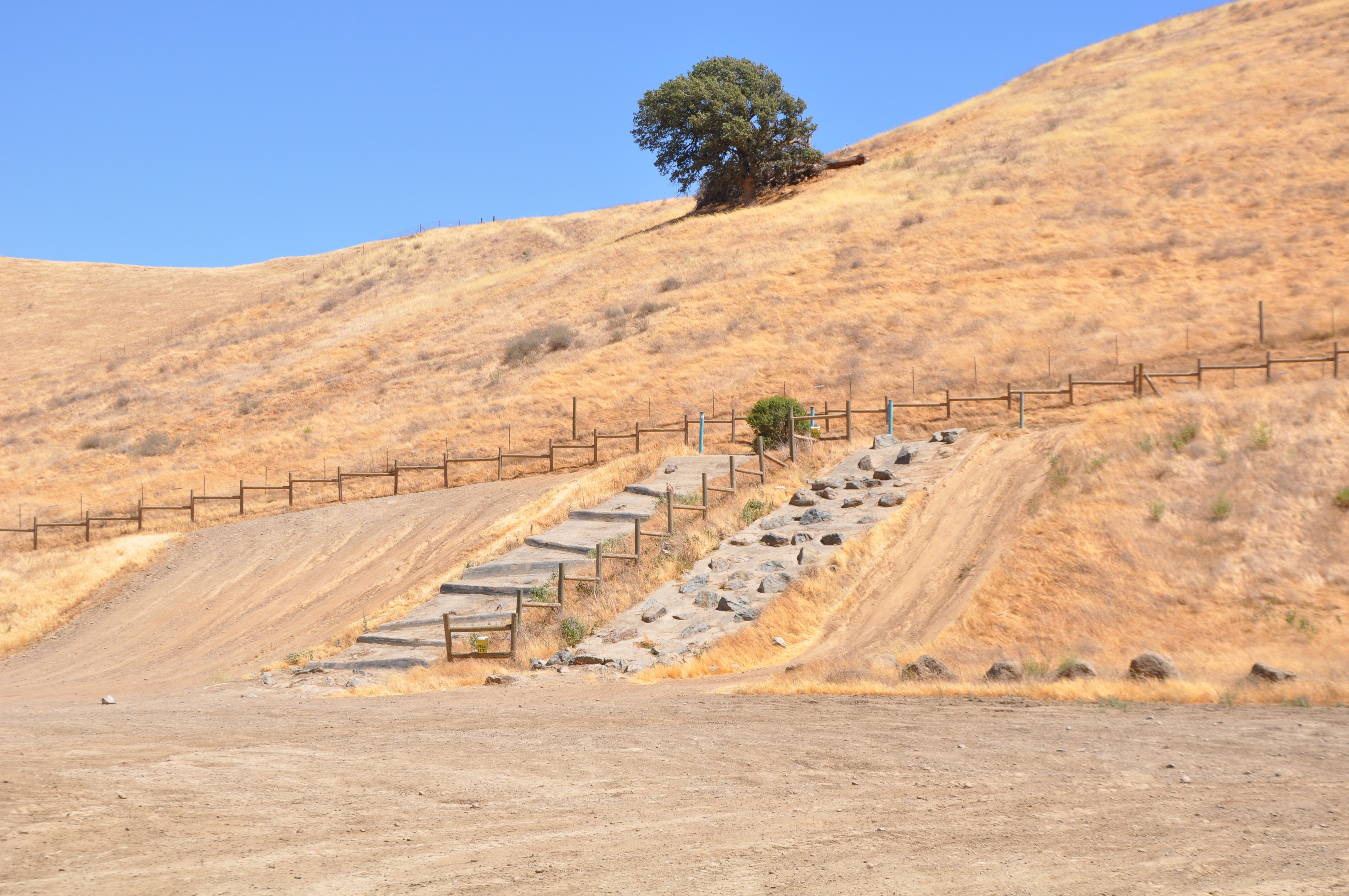 4x4 rock crawl & stairsteps