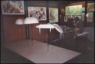 Image of pedestal and mounts