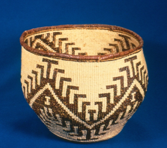 Lipped edge deep brown pattern