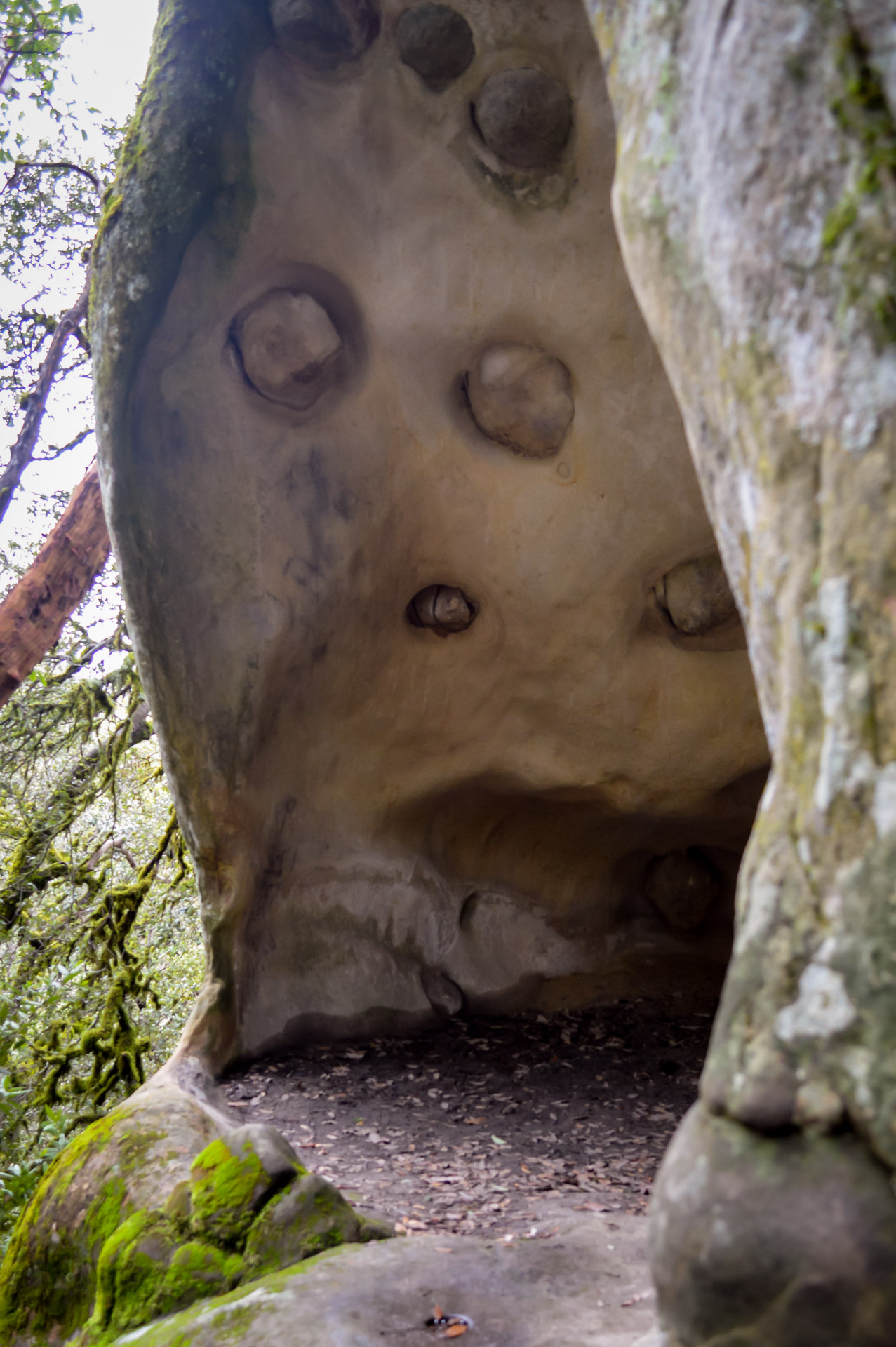 Embedded boulders in cave
