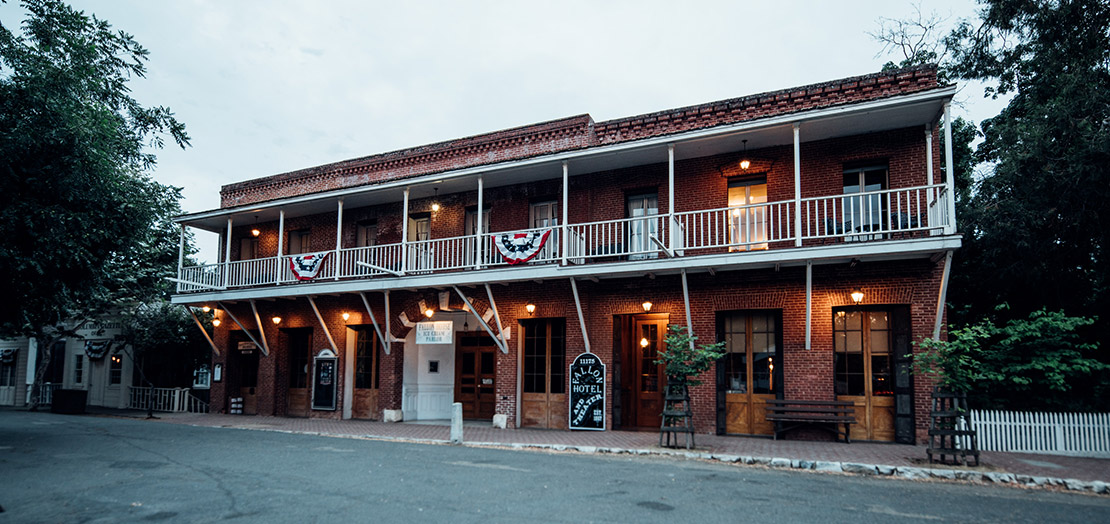 Fallon Hotel Front 