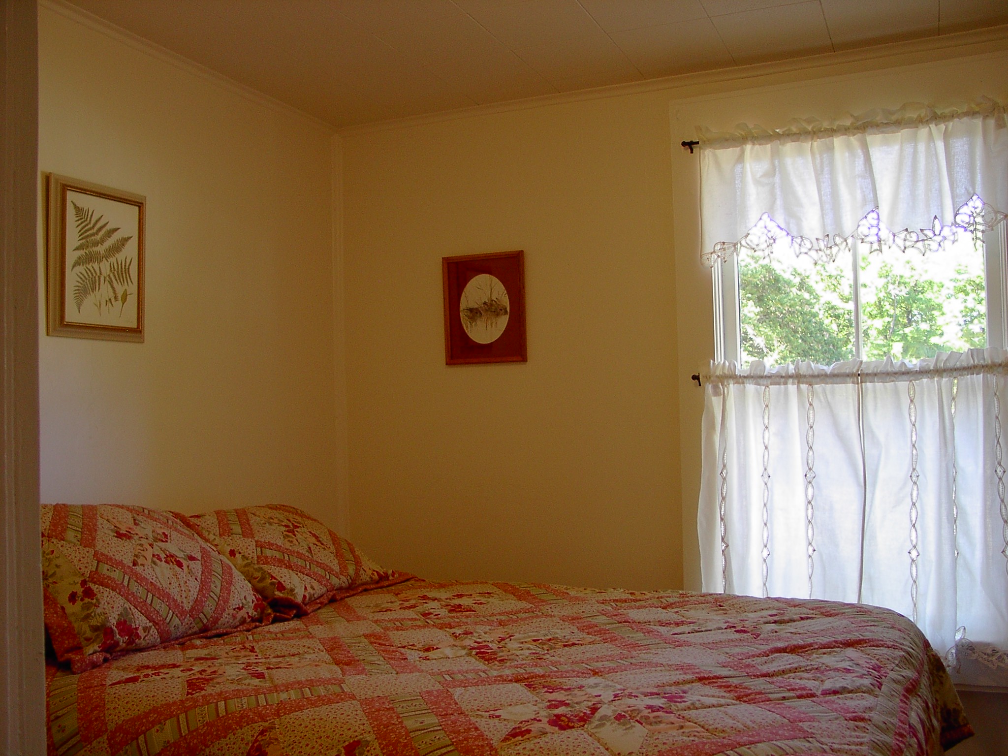Cottage B Bedroom