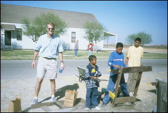 Project Manager Steve Newsom helping park visitors.
